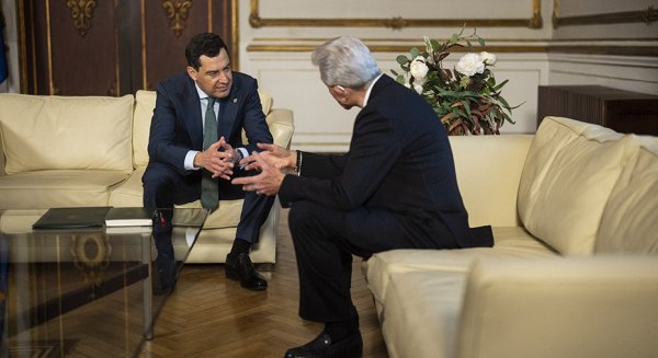 Moreno aborda con el embajador de Estados Unidos el impacto del posible bloqueo comercial en la economía andaluza