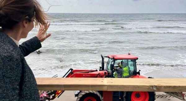 El tramo de la Senda Litoral derribado por los temporales en El Capricho entra hoy en servicio tras su reconstrucción