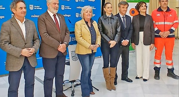 El 061 y el Ayuntamiento de Málaga dotarán de desfibriladores y personal entrenado a las cofradías durante la Semana Santa