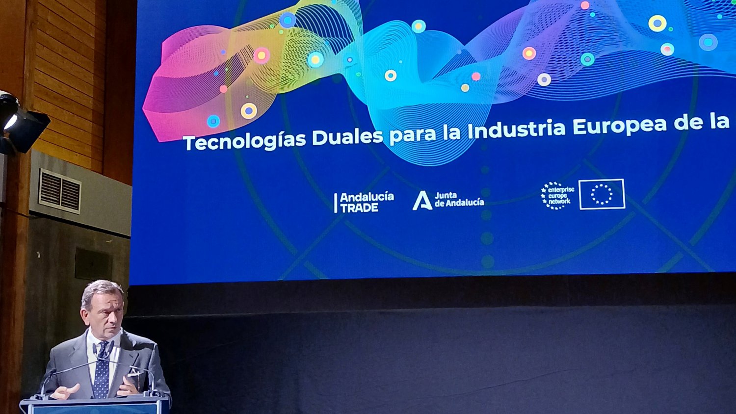 El Foro Internacional de Tecnologías de Uso Dual reúne a un centenar de expertos para analizar la industria europea de defensa