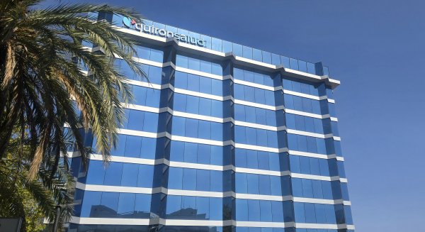 El Hospital Quirónsalud Marbella mantuvo activos 20 estudios clínicos y publicó 14 artículos científicos durante el último año