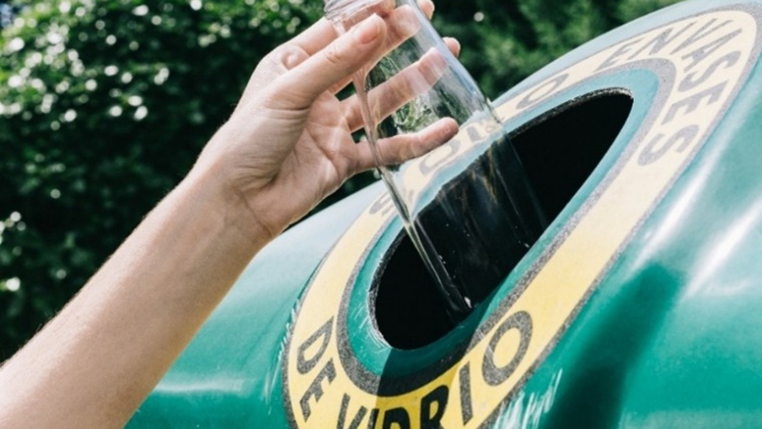 Málaga lidera el reciclaje de vidrio en Andalucía con más de 32.300 toneladas recogidas en 2025