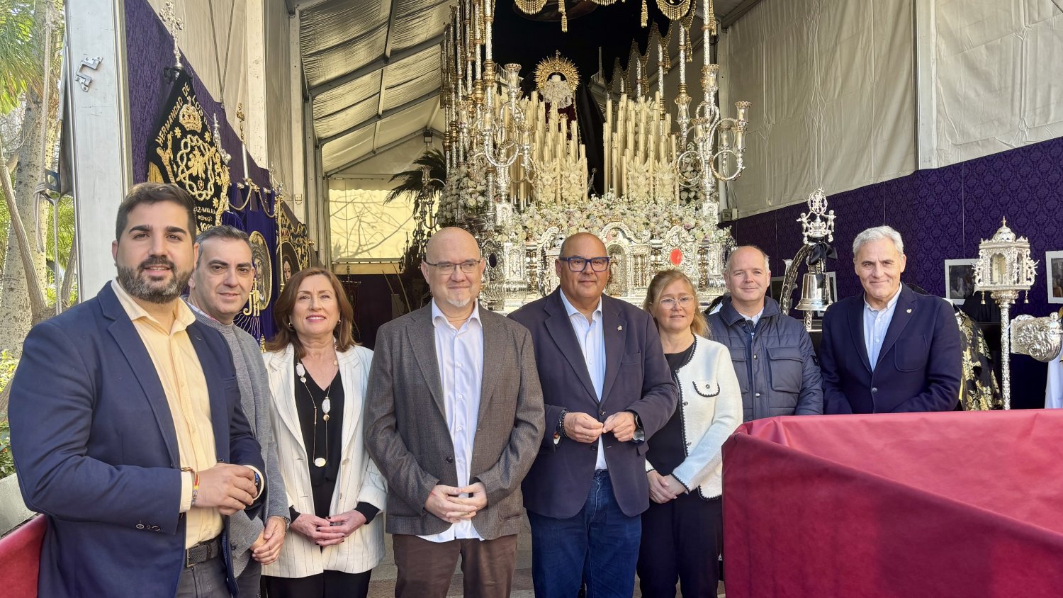 Torre del Mar se convierte en escaparate de la Semana Santa veleña con la tradicional exposición de tronos