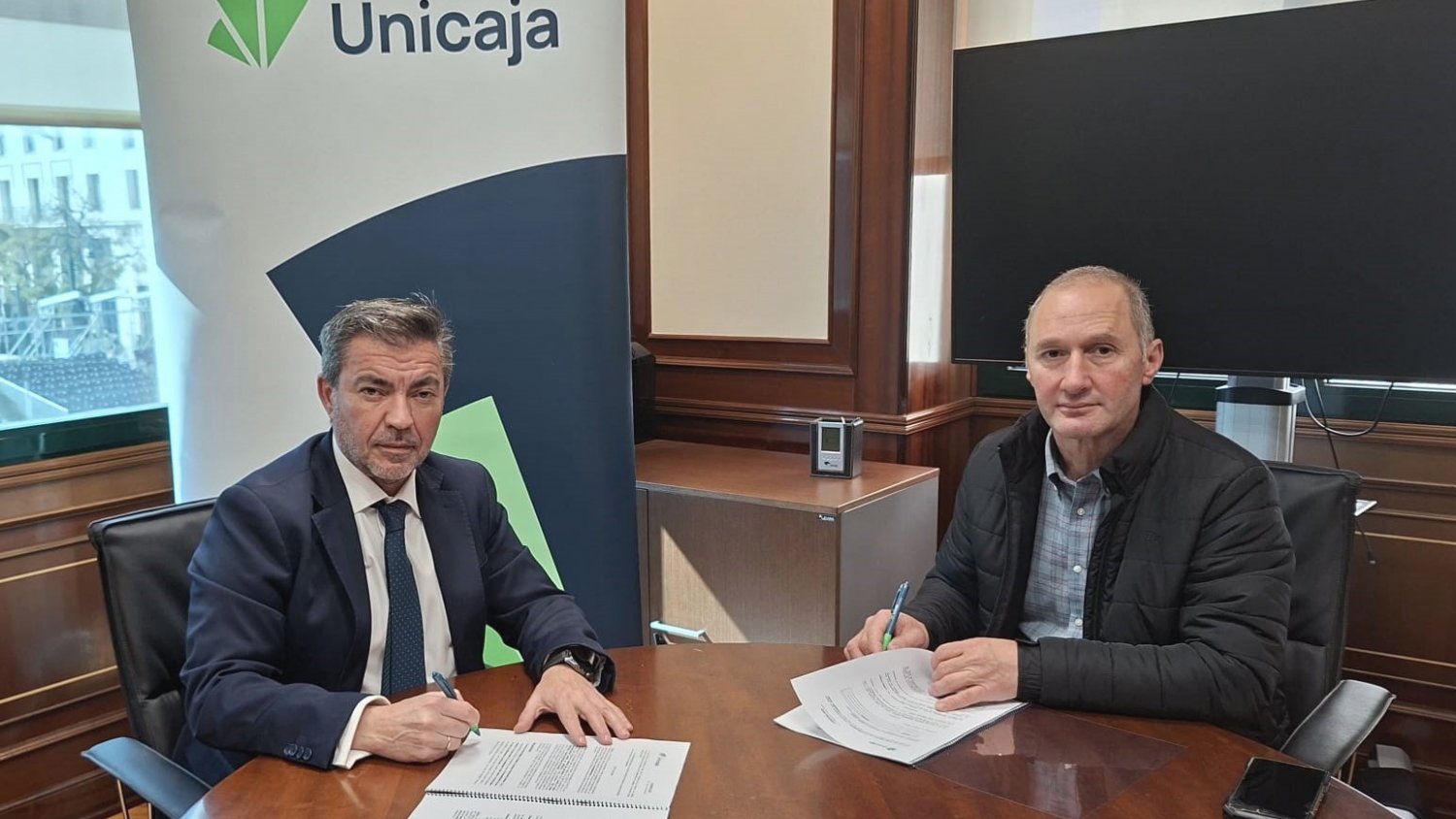 Unicaja y COAG Málaga firman un acuerdo para facilitar el anticipo de las ayudas de la PAC al sector agrario