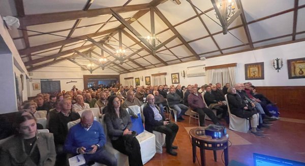 ASAJA Málaga reúne a 200 profesionales en Antequera para analizar las ayudas por borrascas y las novedades de la PAC