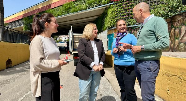 Fuengirola renueva el jardín vertical de la avenida de Finlandia con la plantación de 9.100 ejemplares