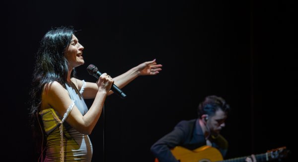 Piedad Bonnett inaugura en Marbella la IXedición de Marpoética con una reflexión sobre el valor sanador de la palabra