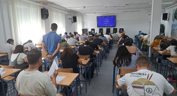 Más de 8.300 andaluces se examinan este sábado para obtener los títulos de Graduado en ESO y Bachillerato