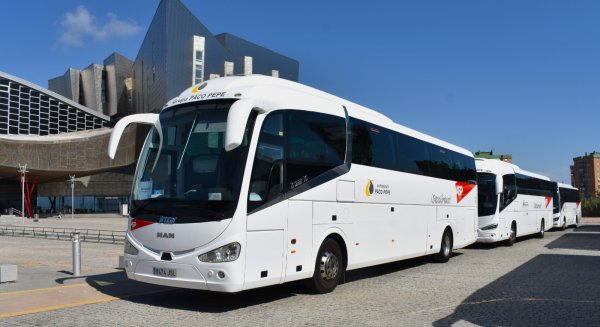 Más de 1.200 obras se presentan al XI Concurso de Dibujo Diviértete en Bus 2026 del Grupo Paco Pepe