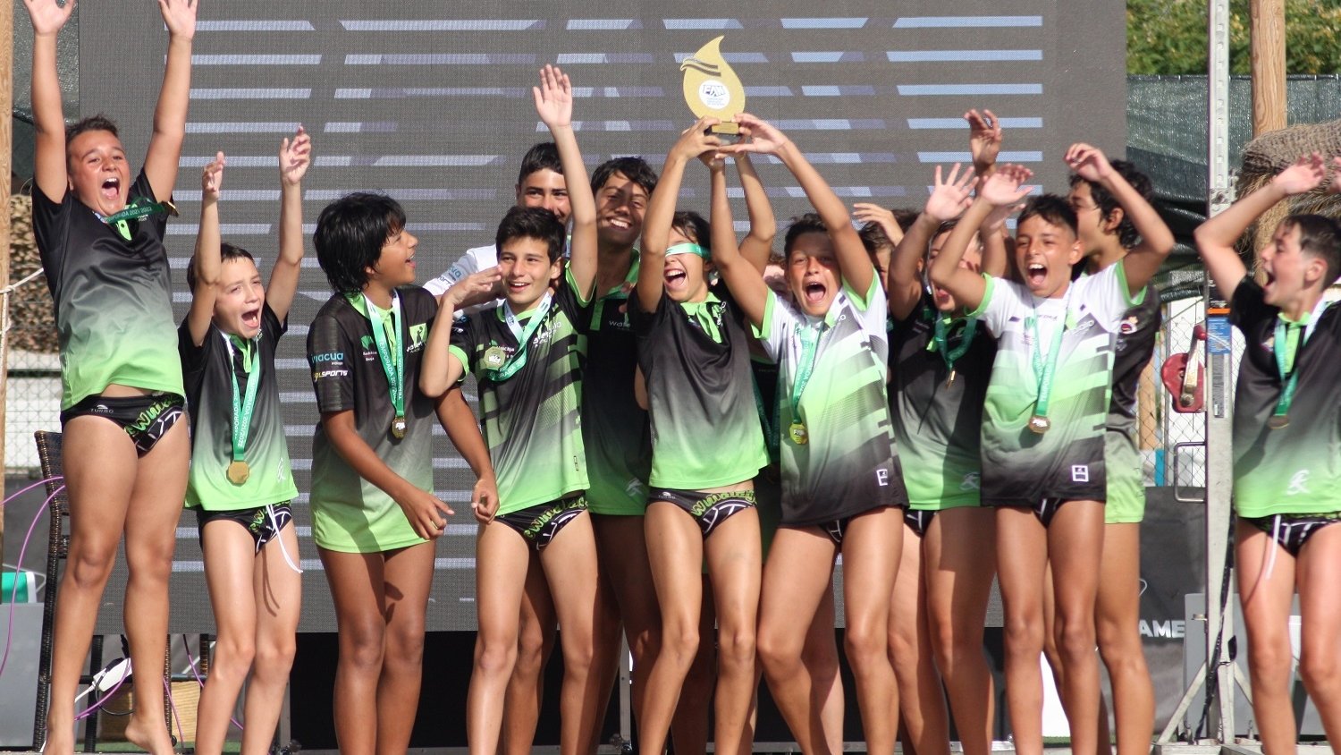 Waterpolo Málaga hace historia en la cantera andaluza y copa los dos primeros puestos de alevín