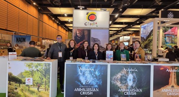 Turismo Costa del Sol promociona su oferta de senderismo y turismo activo en la feria Salon du Randonneur de Lyon