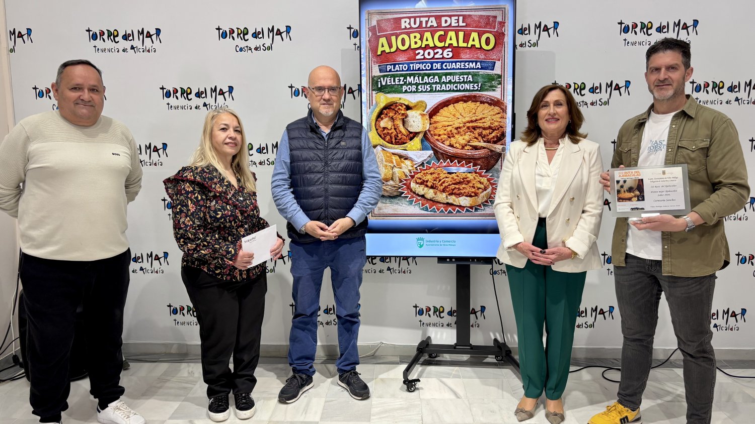 La Barra de Lola y Carnicería Sánchez se alzan con los premios de la III Ruta del Ajobacalao de Vélez-Málaga