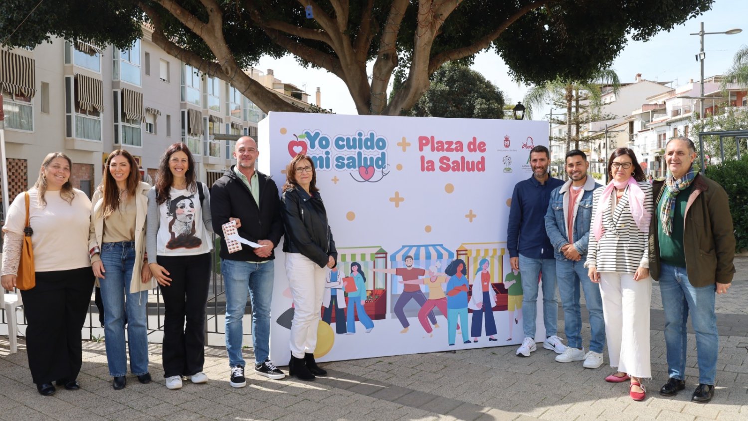 Profesionales del centro de salud de Álora participan en la Plaza de la Salud para acercar hábitos saludables a la ciudadanía