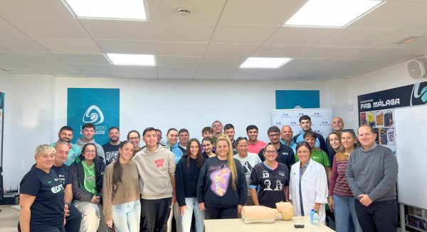 HM Hospitales forma en RCP a la Federación Andaluza de Baloncesto para mejorar la respuesta ante emergencias
