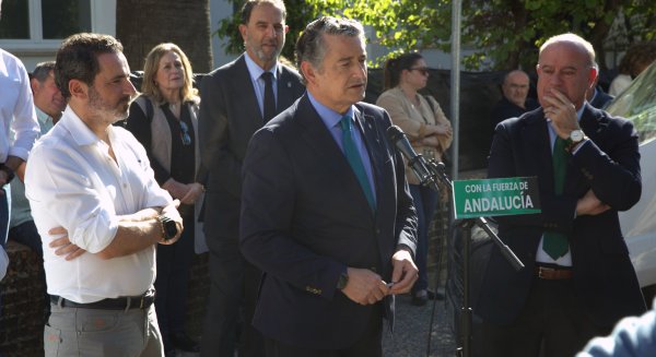 Antonio Sanz contrapone la gestión sanitaria de Juanma Moreno frente al 'desmantelamiento' de la etapa de Montero