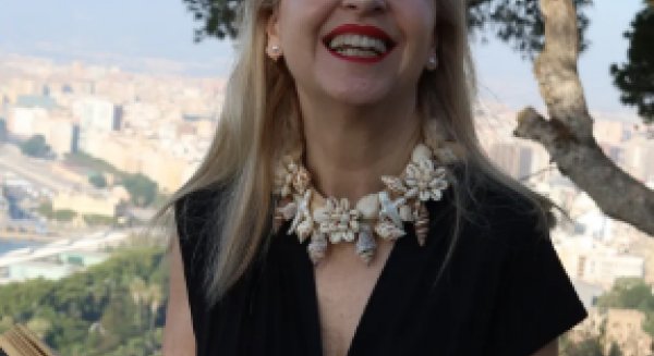 La UNIA analiza en Málaga ‘El Origen de las Especies’ de Darwin en una nueva sesión de 'El libro poliédrico'