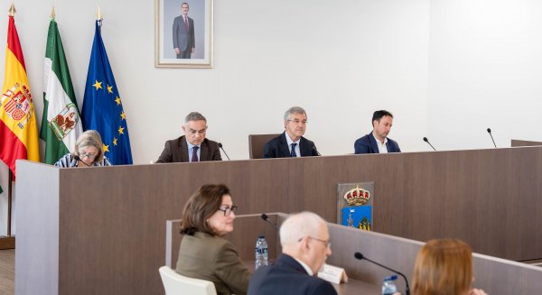 Estepona cierra el presupuesto de 2025 con 40 millones de superávit y liquida por completo su deuda heredada