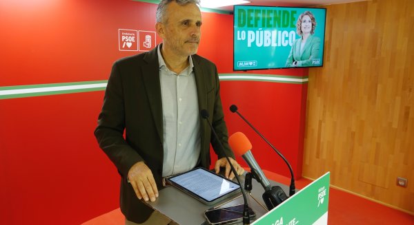 El PSOE de Málaga exige a Moreno que aclare su postura sobre la regularización de migrantes ante el inicio del proceso