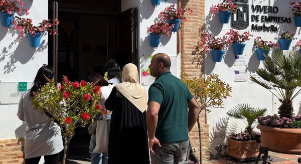 Moltó critica al equipo de gobierno del PP por asumir las políticas de inmigración del Gobierno de Pedro Sánchez