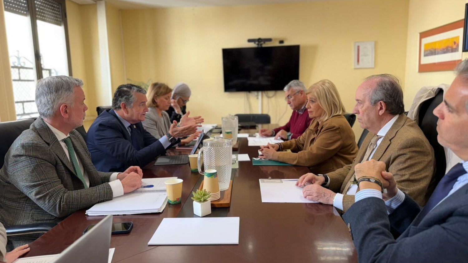 La Junta inicia los trámites para crear la categoría profesional de óptico-optometrista en el Servicio Andaluz de Salud