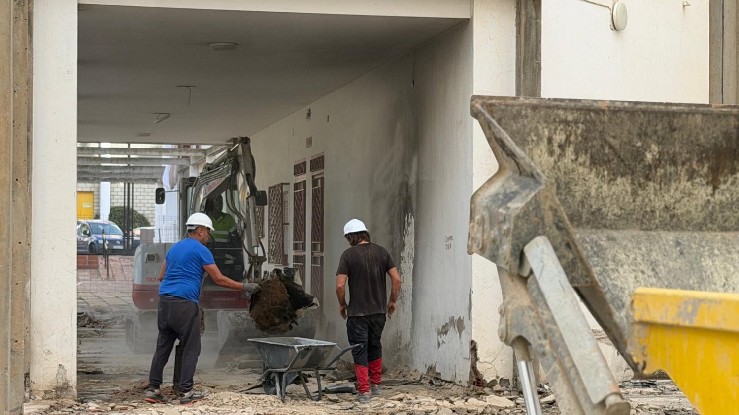Inician la rehabilitación de la urbanización Los Núcleos Los Núcleos, en el Recinto Ferial de Fuengirola