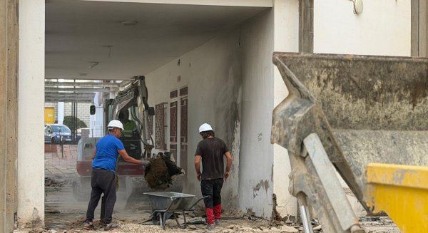 Inician la rehabilitación de la urbanización Los Núcleos Los Núcleos, en el Recinto Ferial de Fuengirola