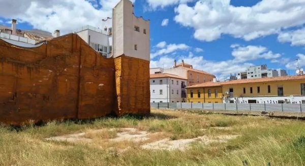 La Junta licita por 7,9 millones de euros la construcción de 50 viviendas protegidas en El Perchel