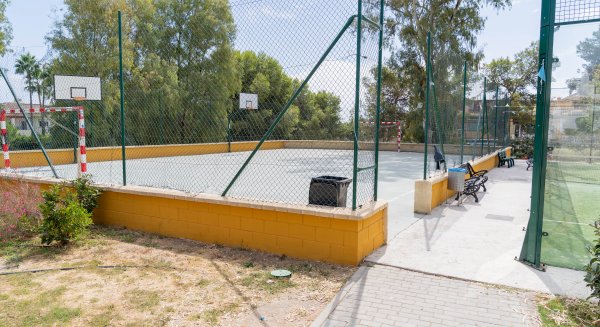 Estepona adjudica la construcción de dos nuevas pistas de pádel en Nueva Atalaya