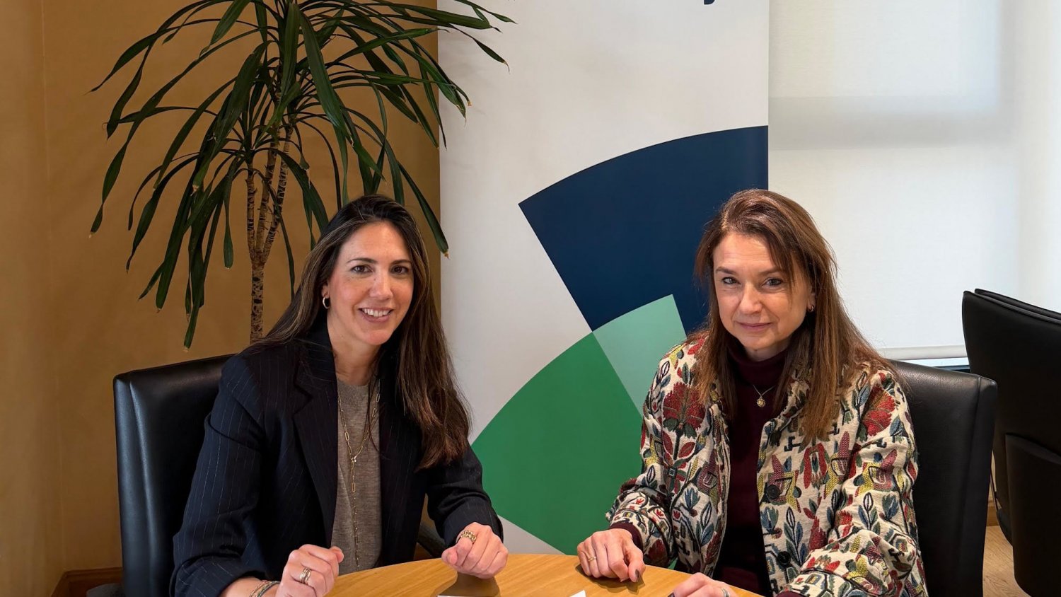 Unicaja y Amupema impulsan el emprendimiento femenino en Málaga con financiación preferente para 200 empresarias