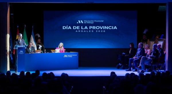 Francisco Salado ensalza a Málaga como un 'caso de éxito' durante la celebración del Día de la Provincia