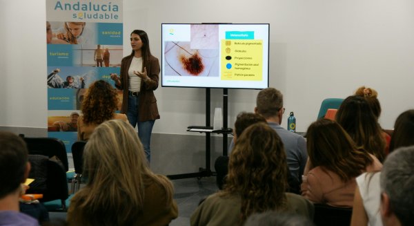 El Hospital Costa del Sol forma a profesionales sanitarios en nuevas tecnologías para detectar el cáncer de piel
