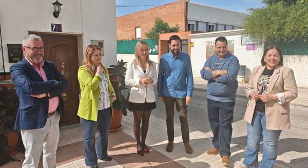 Patricia Alba se compromete en Vélez-Málaga a devolver la educación al centro de las políticas con un gobierno progresista