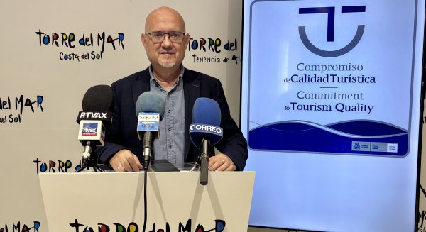 Vélez-Málaga renueva las certificaciones de calidad turística SICTED en playas y servicios municipales