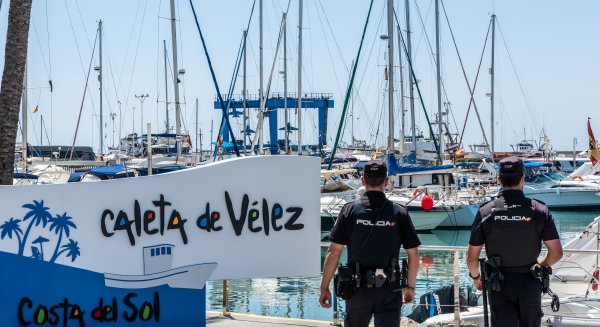 La Policía Nacional detiene en Vélez-Málaga a una mujer de más de 70 años acusada de traficar con drogas