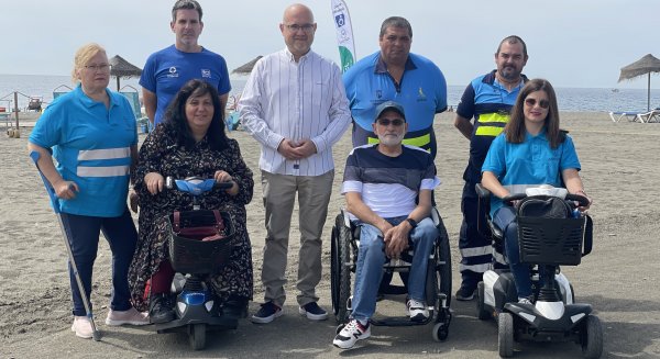 Vélez-Málaga vuelve a convertirse en un referente nacional en materia de playas accesibles y adaptadas
