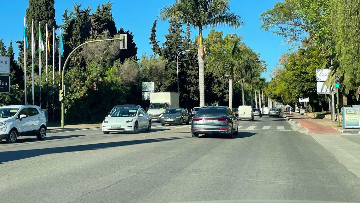 VOX reclama acciones ante los frecuentes accidentes y maniobras peligrosas en la Milla de Oro.