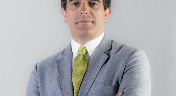 Antonio Sevilla: “prefieren gastar 54.000 euros por MENA que 6.700 euros por estudiante”