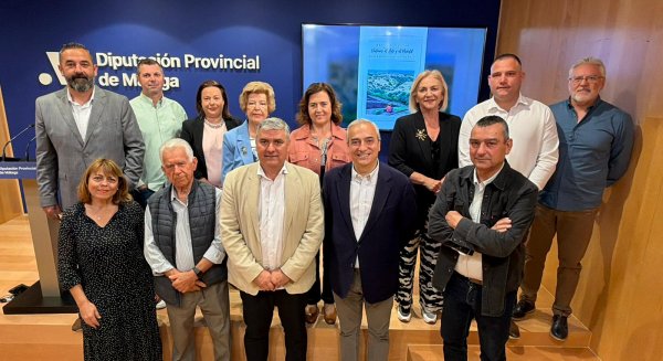 Almáchar acoge el concurso de pintura 'Ventanas al Arte y al Moscatel de la Axarquía' con el respaldo de Sabor a Málaga