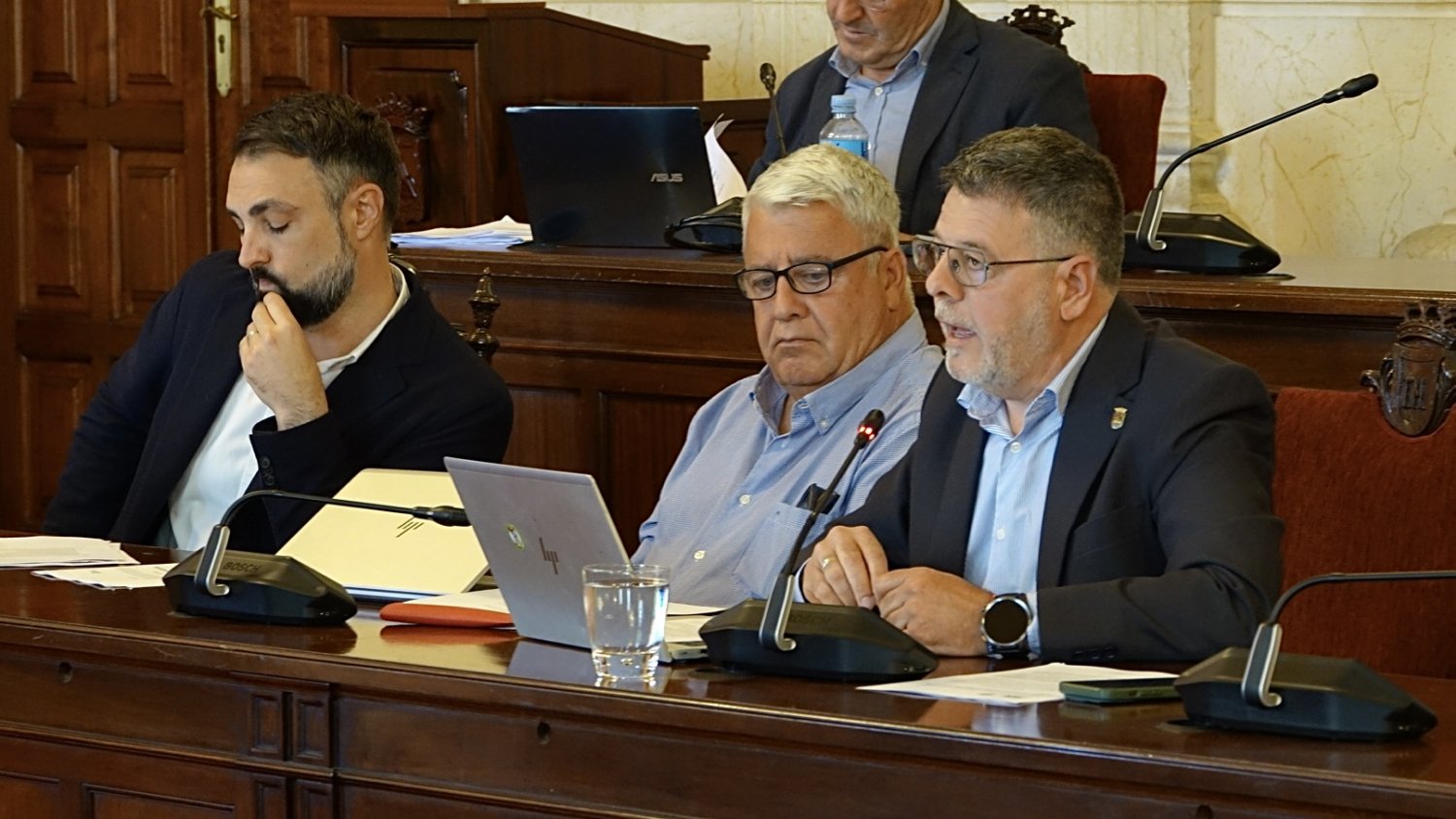 El PSOE acusa al PP de “irresponsabilidad” por oponerse a un plan de movilidad en el entorno del aeropuerto 