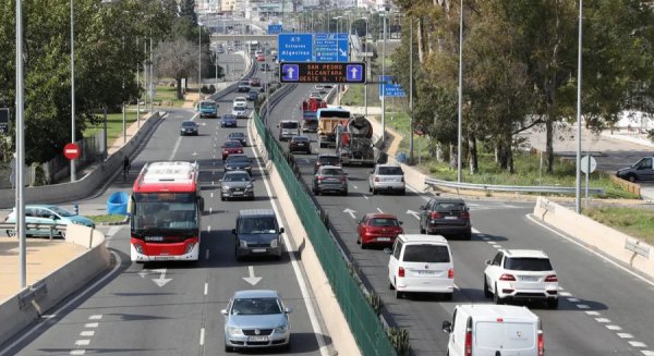 Un fallecido y un herido en un choque frontal en la A-7 de Marbella tras circular un vehículo en dirección contraria