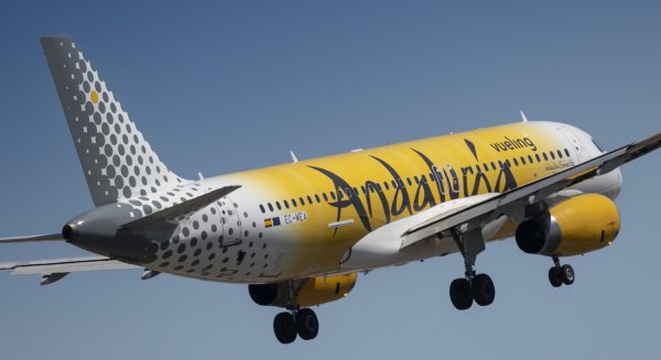 Vueling promocionará Andalucía en Europa con un avión personalizado