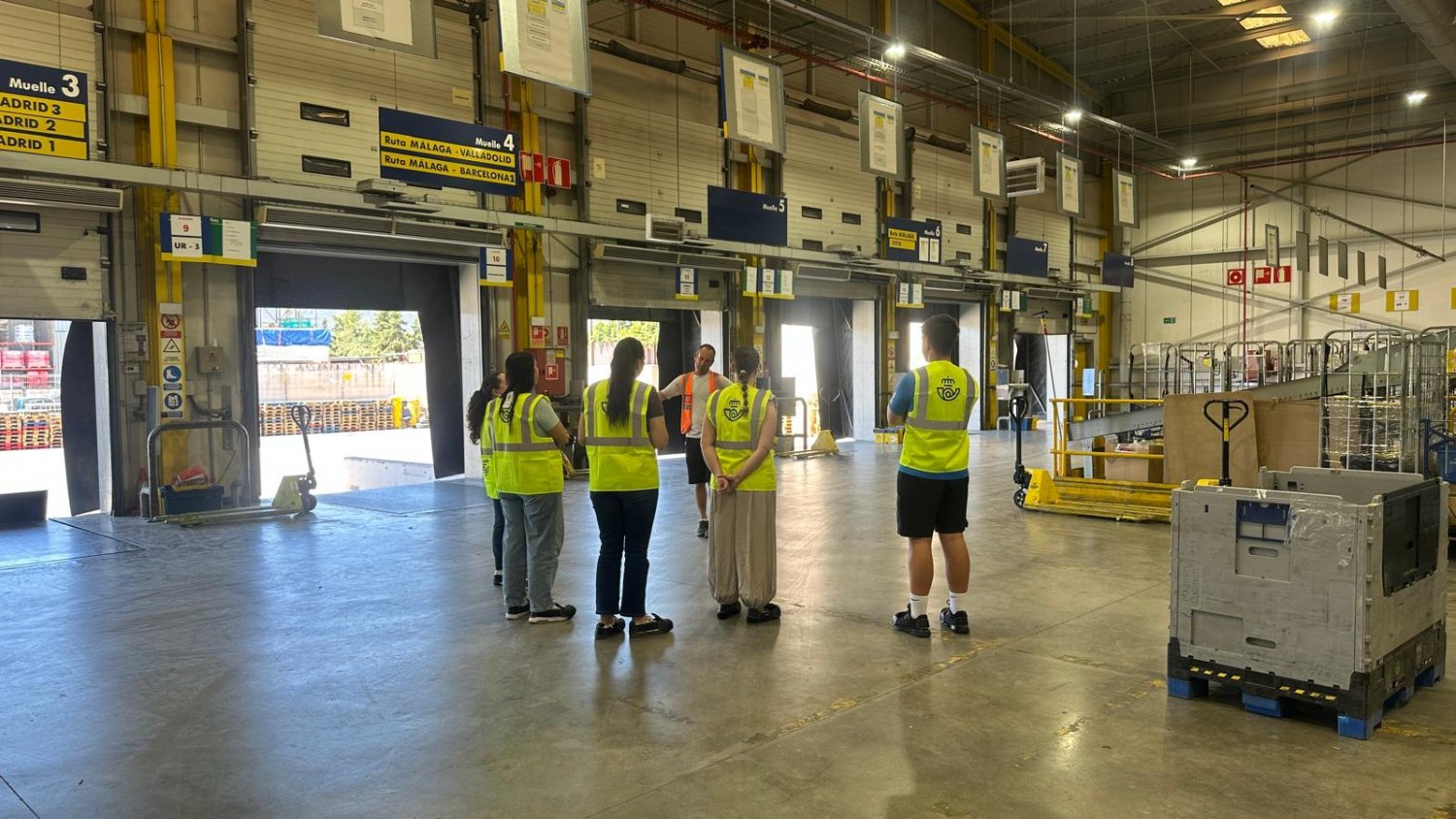 Correos mostró al público su red logística en Málaga durante la Semana de la Administración Abierta 2026
