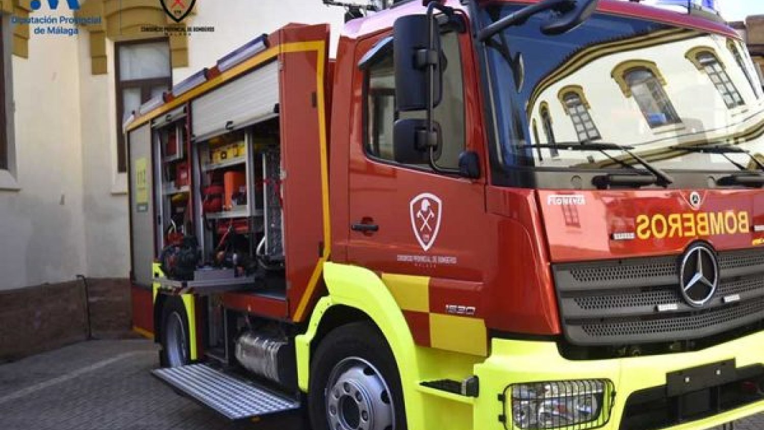 Un incendio en Portada Alta obliga a intervenir a los bomberos en un edificio del IMV