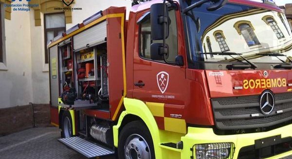 Un incendio en Portada Alta obliga a intervenir a los bomberos en un edificio del IMV