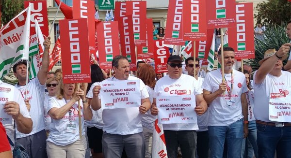 Miles de técnicos medios y superiores del SAS se movilizan para demandar su reclasificación profesional