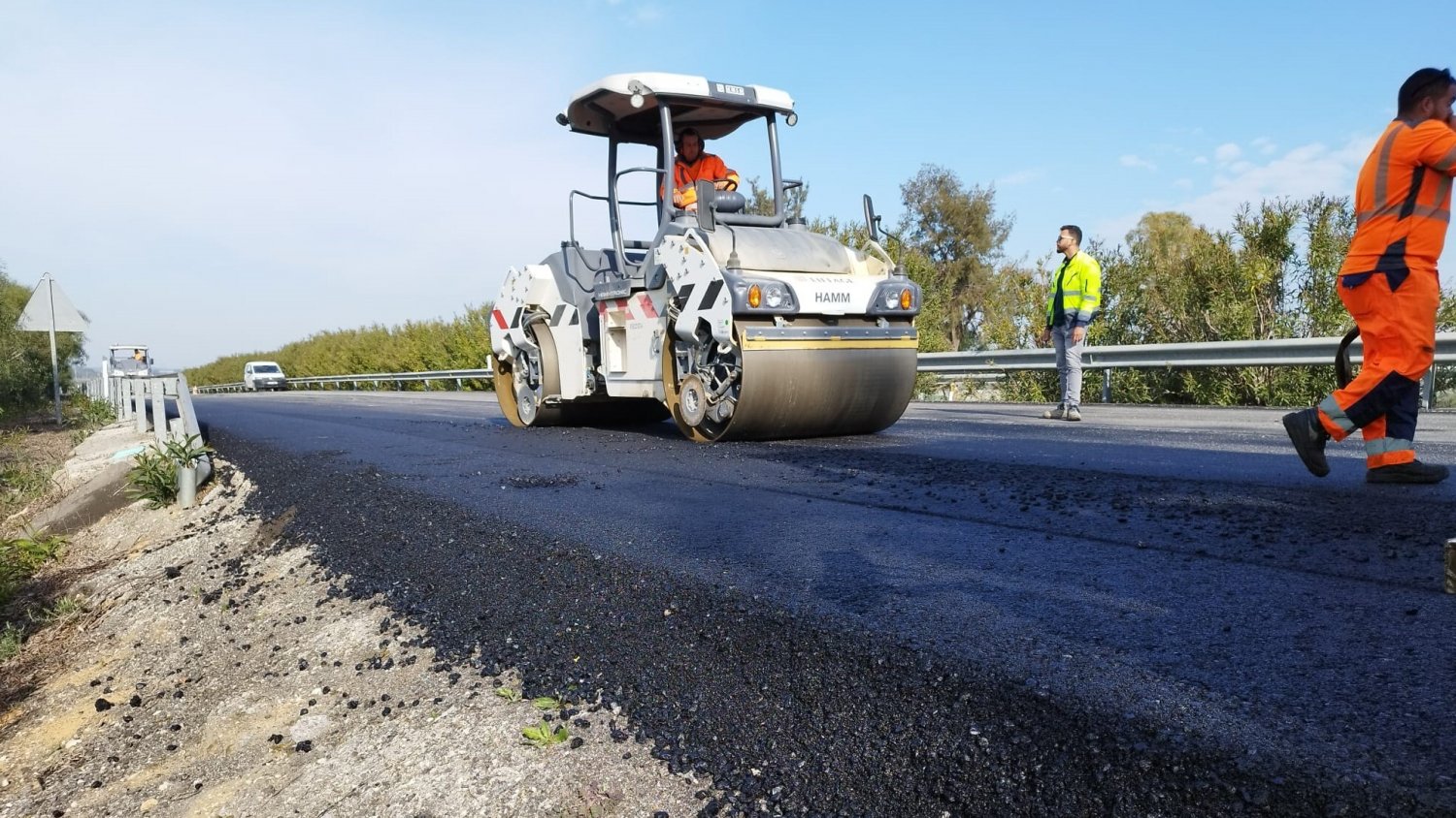 La Junta invierte 17,5 millones de euros en la renovación del firme de las carreteras de la provincia de Málaga  