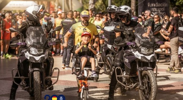 La Policía Nacional y 1.500 corredores celebran en Vélez-Málaga la III Ruta 091