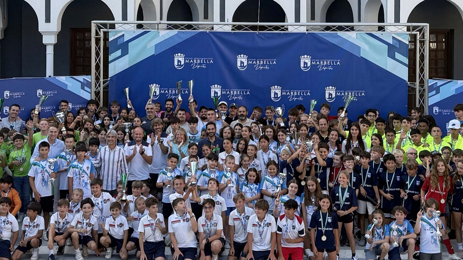 Marbella reconoce la participación de cerca de 2.500 escolares de la ciudad en las ligas deportivas locales 