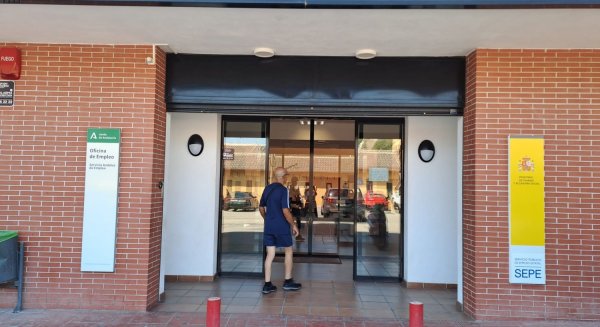 Málaga crea 10.000 empleos en mayo y el paro baja en 2.208 personas, hasta los 102.207