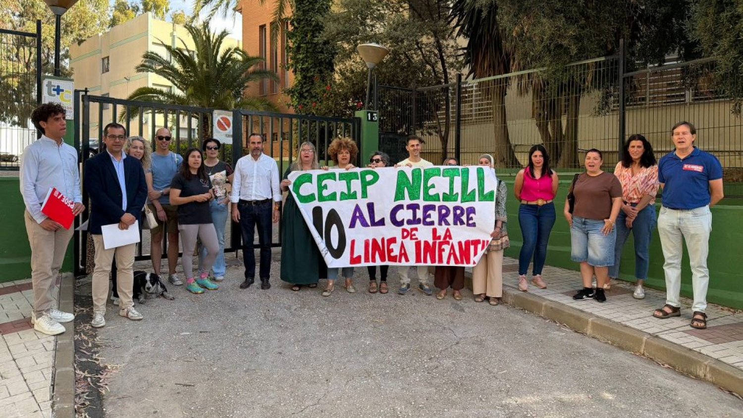 La lentitud administrativa de la Junta provoca la masificación del CEIP Neill, una situación que podría haberse evitado